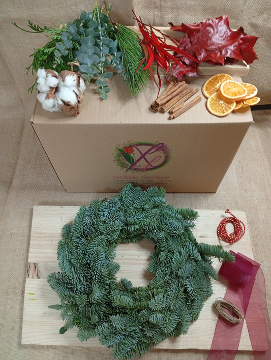 Christmas Box Corona Navideña